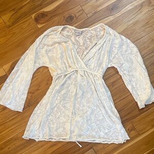 Mimi Maternity Ivory Floral Lace shirt